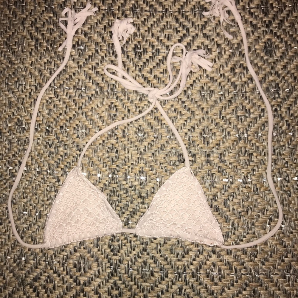 brand new acacia humuhumu top!